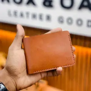 Classic bifold leather wallet chestnut brown