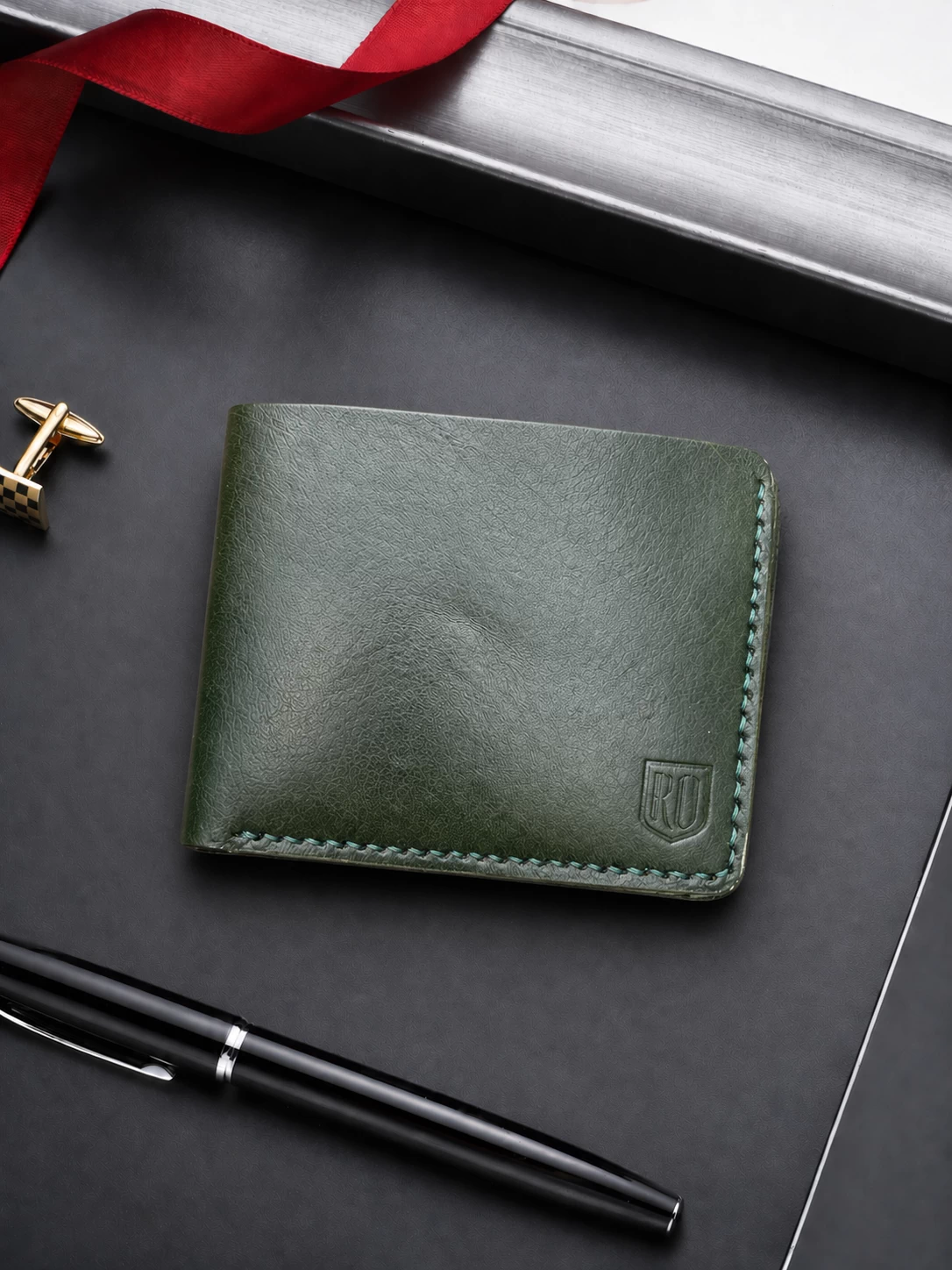 Classic bifold wallet-Olive green